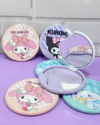 Sanrio compact mirror and comb